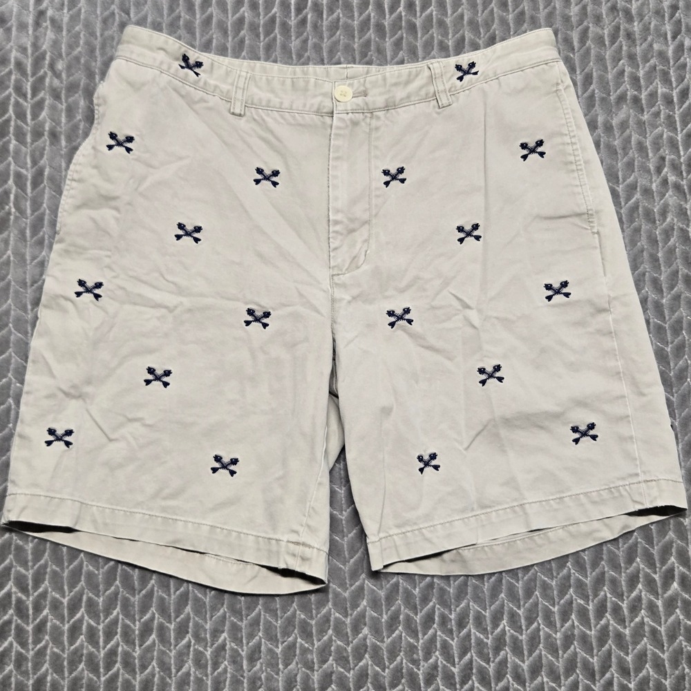 Vineyard Vines Mens 35 Club Short Khaki Tan Embroidered Navy Fishbone Cross 8"